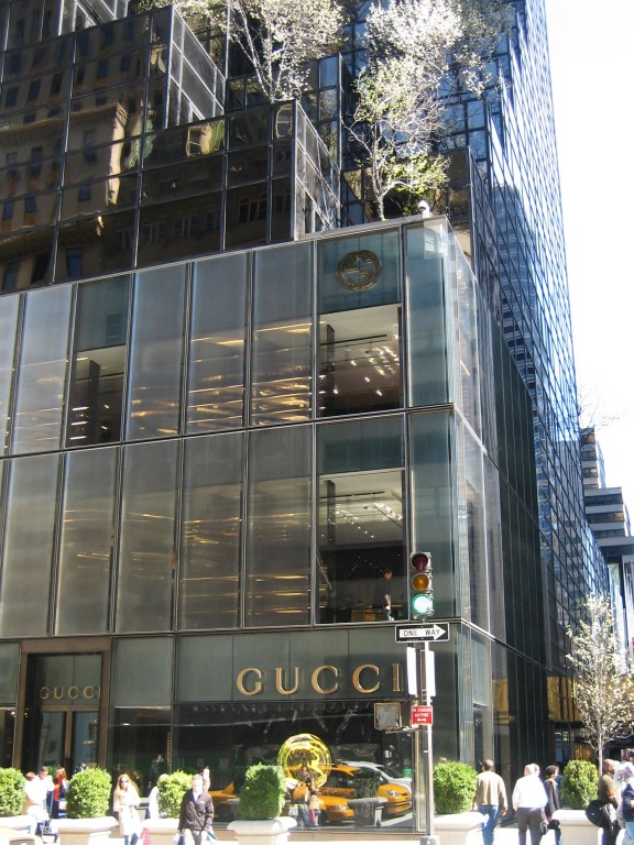 avontuur R vezel Gucci - New York | CRICURSA