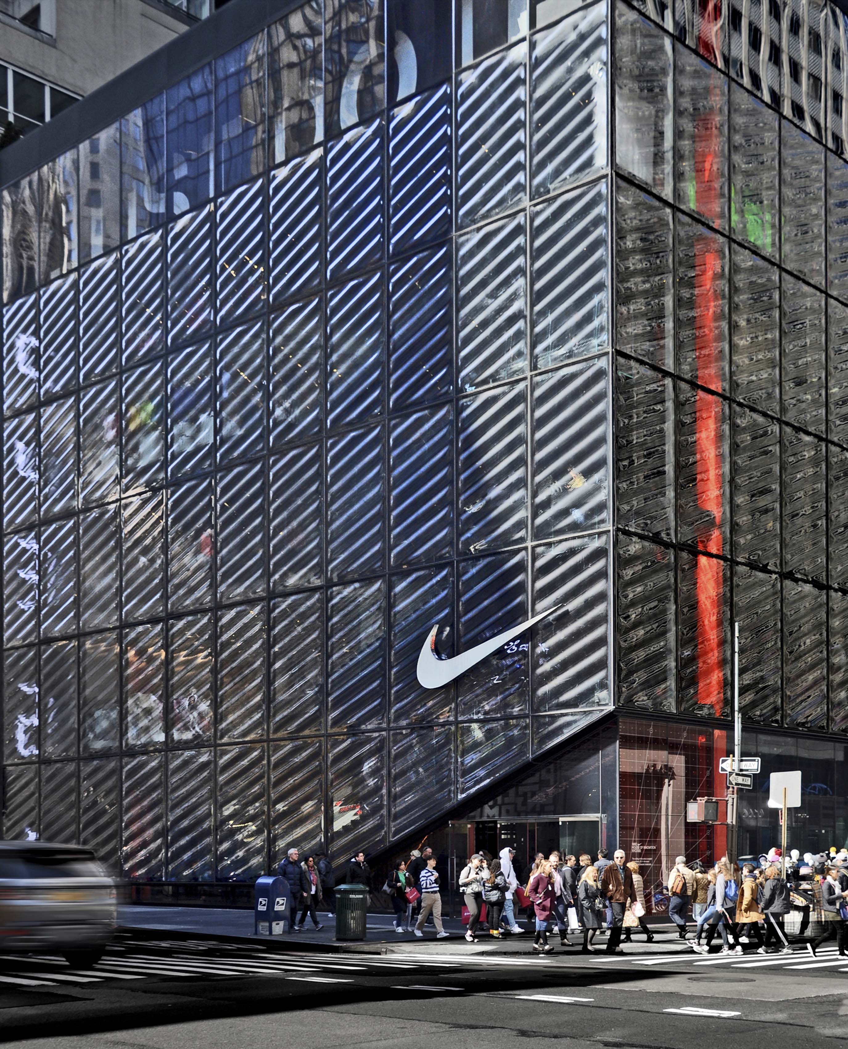 Nike rippled glass façade wins Best Design Award, USGlass Magazine ...